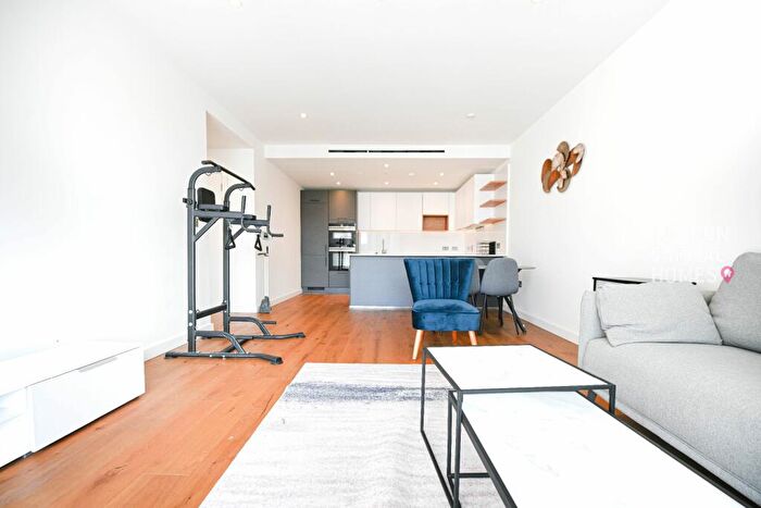 2 Bedroom Apartment To Rent In Fisherton Street, London, NW8