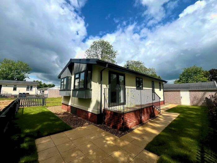 2 Bedroom Detached House For Sale In Shepherds Grove Park, Stanton, IP31