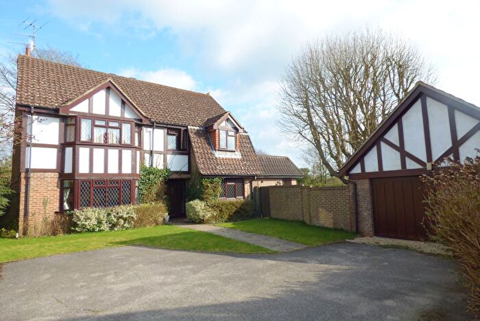 5 Bedroom Detached House To Rent In Waterfield, Tunbridge Wells, TN2