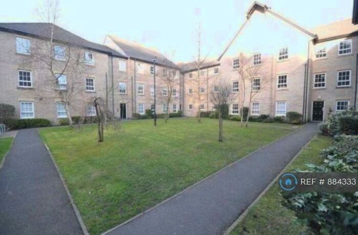 2 Bedroom Flat To Rent In Gale Close, Littleborough, OL15