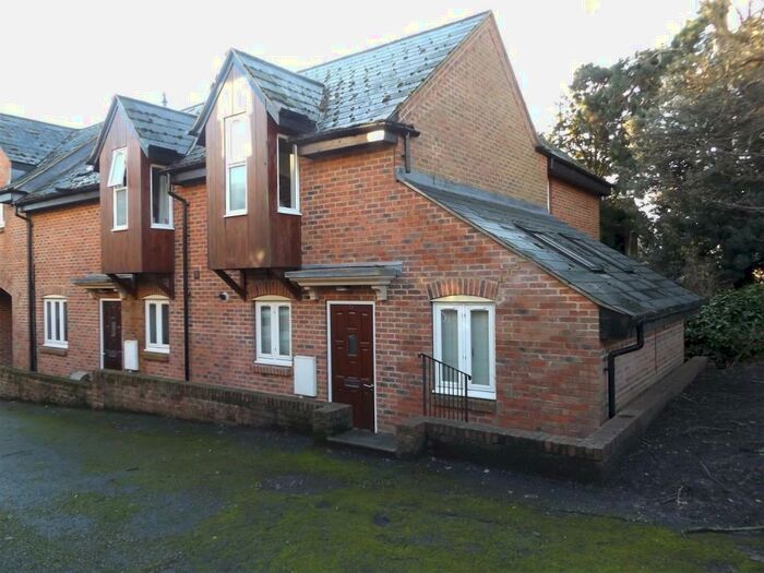 2 Bedroom Apartment To Rent In High Street, Brackley, NN13