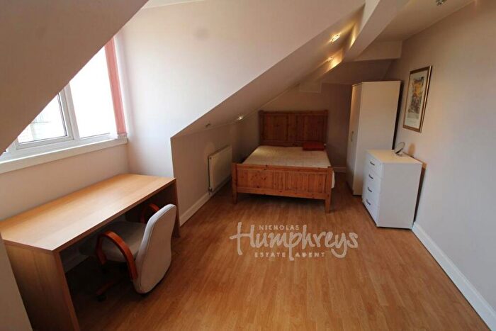 2 Bedroom Apartment To Rent In Infirmary Road, S6