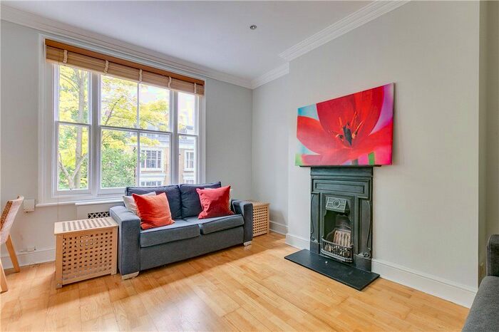 2 Bedroom Flat To Rent In Kempsford Gardens, Earls Court, London, SW5