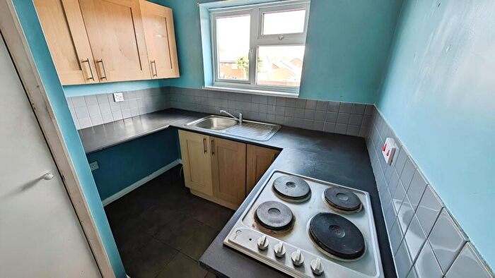 1 Bedroom Flat For Sale In Ash Close, Yate, Bristol, BS37