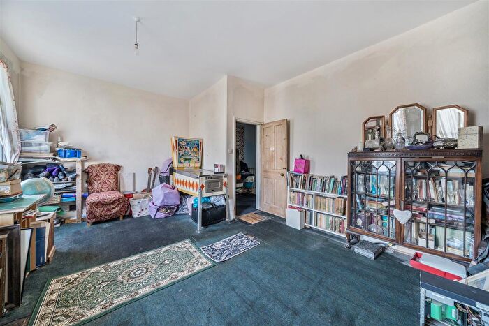 3 Bedroom Terraced House For Sale In Portsmouth Road, Thames Ditton, KT7