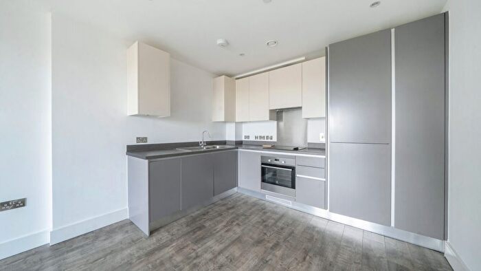 1 Bedroom Flat For Sale In London, London, W3
