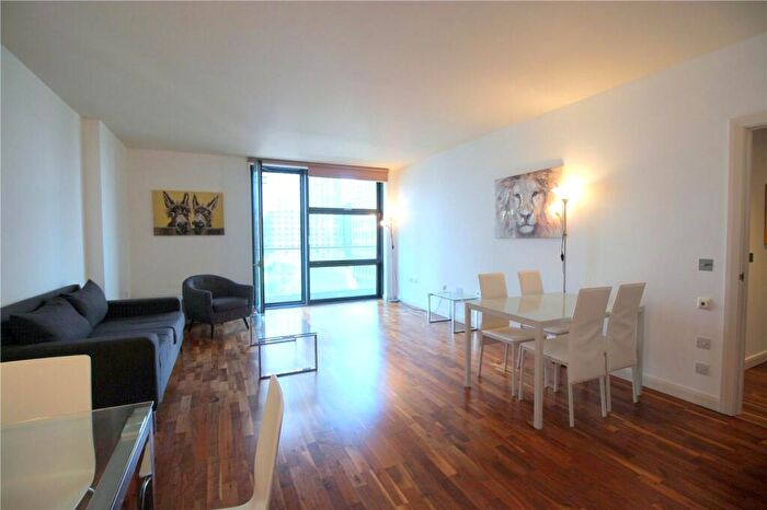 2 Bedroom Flat To Rent In Discovery Dock Apartments West, South Quay Square, E14