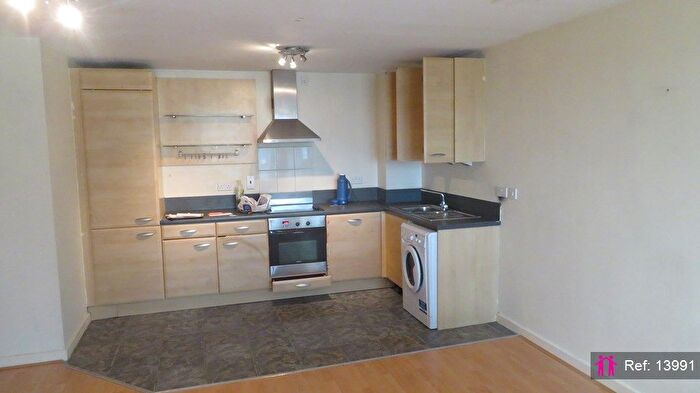 2 Bedroom Flat To Rent In Elmwood Lane, Leeds, LS2