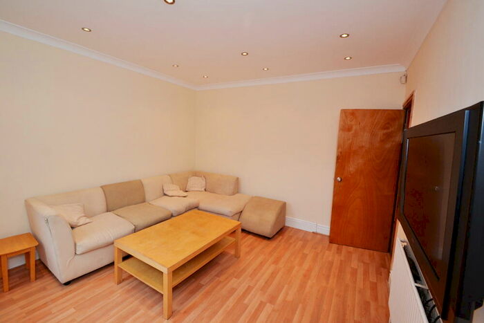 6 Bedroom Detached House To Rent In Balfour Road, Lenton, Nottingham, NG7