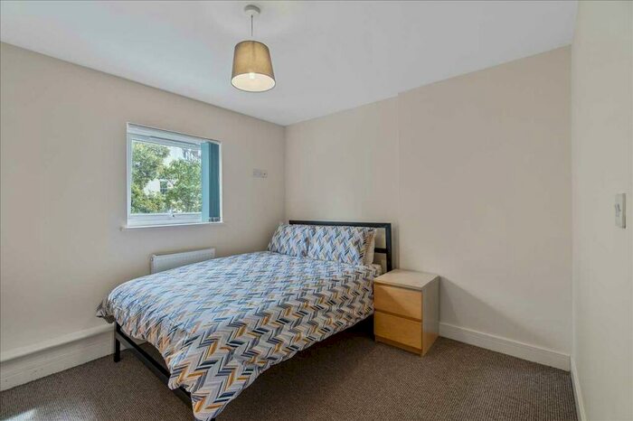 7 Bedroom Apartment To Rent In Houndiscombe Road, Plymouth, PL4