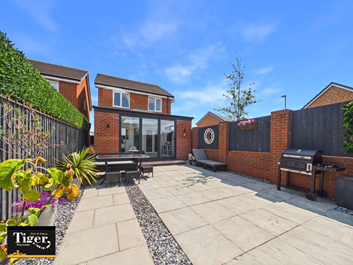 3 Bedroom Detached House For Sale In Harris Close, Blackpool, FY4