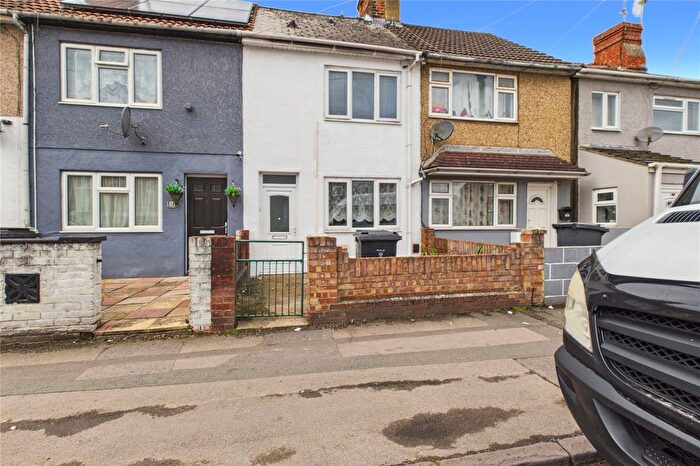 2 Bedroom Terraced House For Sale In Cricklade Road, Gorse Hill, Swindon, Wiltshire, SN2