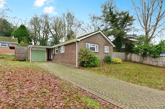 3 Bedroom Detached Bungalow For Sale In Oak Road, Alderholt, Fordingbridge, SP6