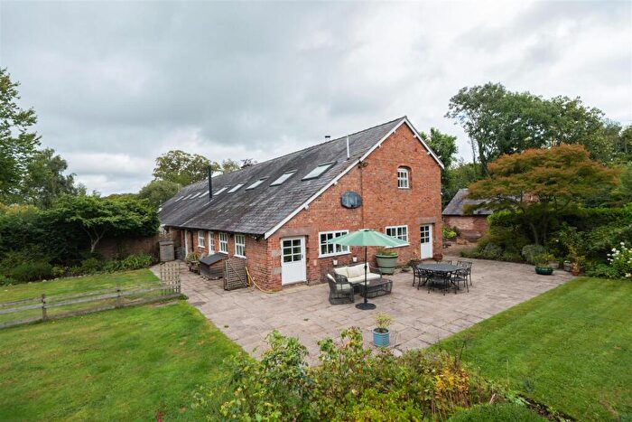 4 Bedroom Barn Conversion For Sale In Brownhills Barn, Spurstow, CW6