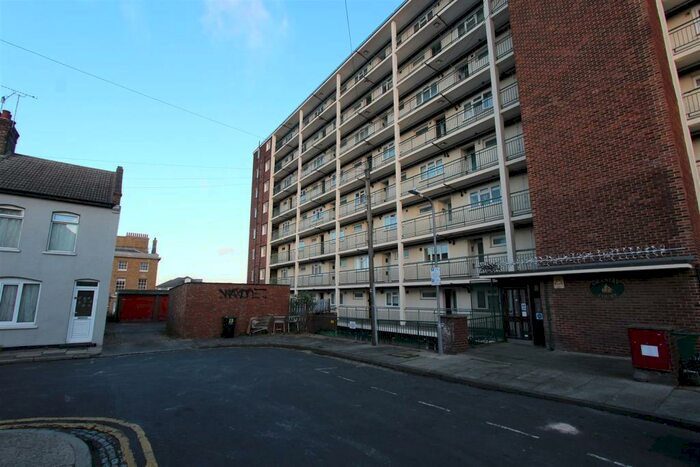 1 Bedroom Flat To Rent In Gordon Place, Gravesend, DA12