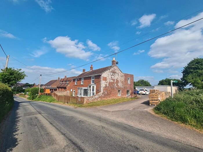 3 Bedroom Detached House For Sale In Glue Hill, Sturminster Newton, Sturminster Newton, DT10