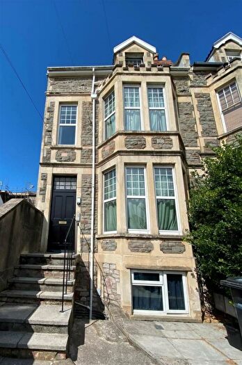 3 Bedroom Flat To Rent In Luccombe Hill, Redland, Bristol, BS6