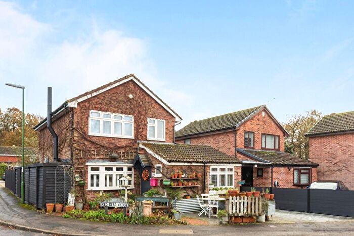 3 Bedroom Detached House For Sale In Red Deer Close, Horsham, RH13