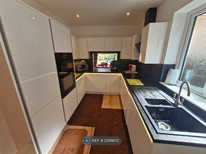 3 Bedroom Detached House To Rent In Newton Drive, Blackpool, FY3