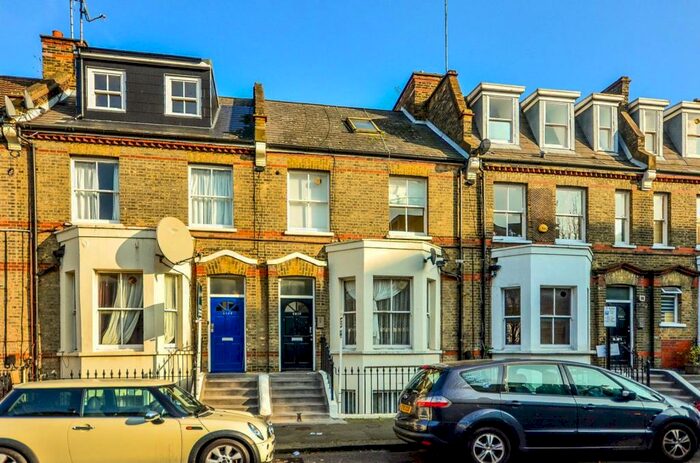 2 Bedroom Flat To Rent In Upcerne Road, Chelsea, London, SW10