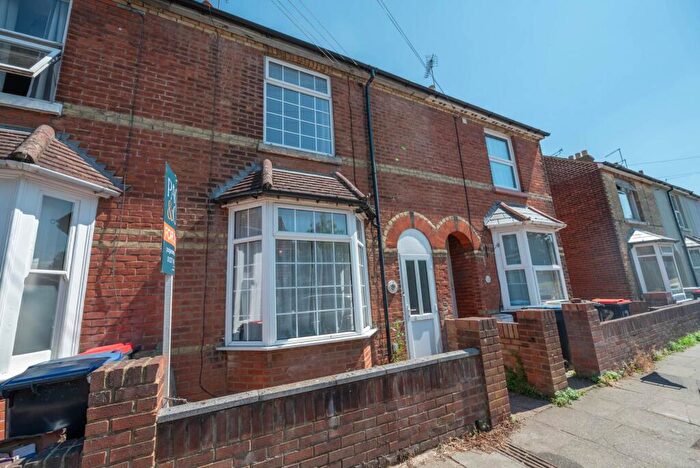 3 Bedroom Terraced House For Sale In Beaconsfield Road, Canterbury, CT2