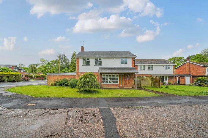 4 Bedroom Detached House To Rent In Amersham, Buckinghamshire, HP6