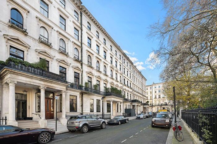 1 Bedroom Flat For Sale In Ennismore Gardens, London, SW7