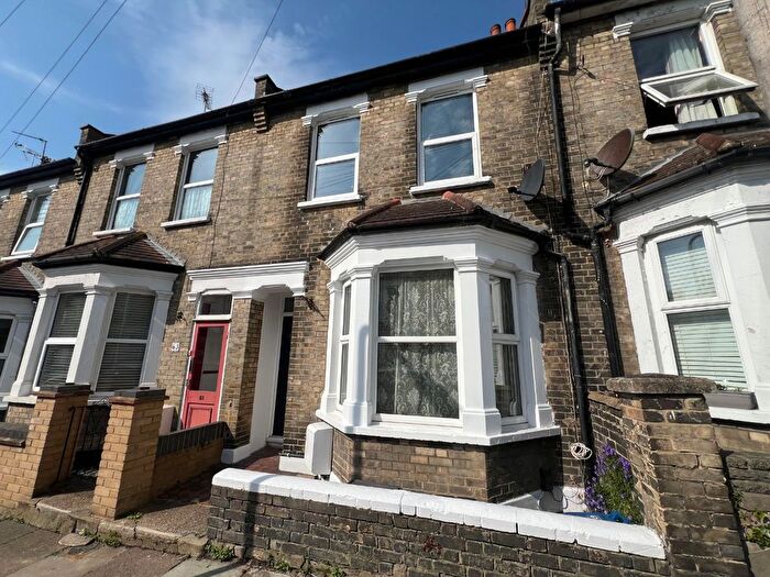 3 Bedroom Terraced House To Rent In Chinchilla Road, Southend-On-Sea, SS1