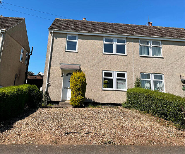 3 Bedroom Semi-Detached House For Sale In The Close, Grantham, NG33