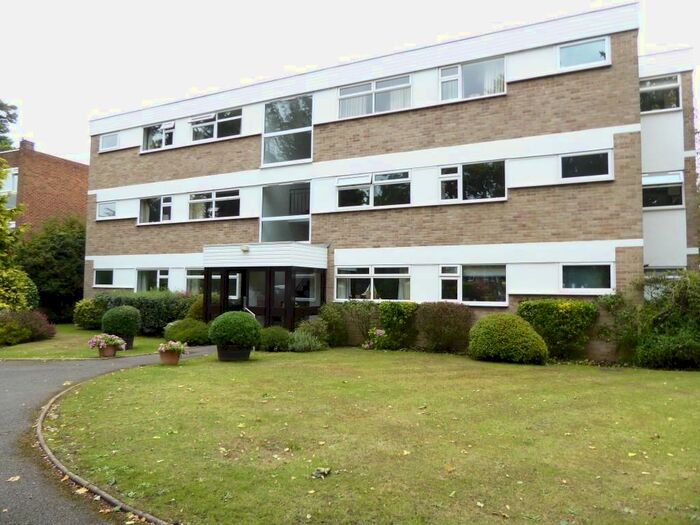 2 Bedroom Flat To Rent In Bridgewater Road, Weybridge, KT13