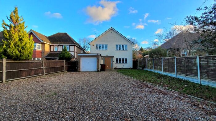 4 Bedroom Property To Rent In Coldharbour Lane, Bushey, WD23