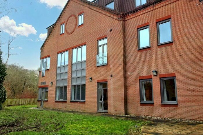 2 Bedroom Flat To Rent In Bartley Way, Hook, Hampshire, RG27