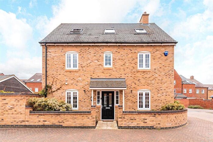 4 Bedroom Detached House To Rent In Lindrick Close, Great Denham, Bedford, Bedfordshire, MK40