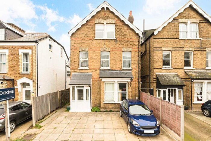 2 Bedroom Flat For Sale In Fassett Road, Kingston Upon Thames, KT1