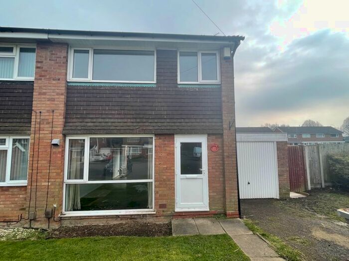 3 Bedroom Semi-Detached House To Rent In Field Close, Hinckley, LE10