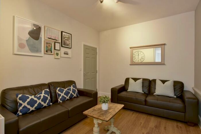 6 Bedroom Terraced House To Rent In Monks Road, Exeter, EX4