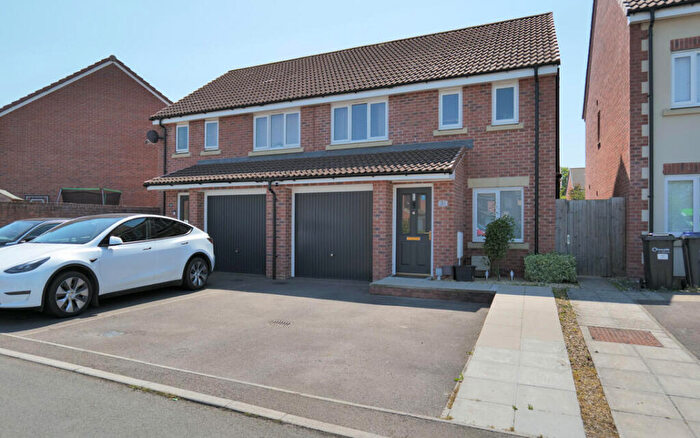 3 Bedroom Semi-Detached House For Sale In Teachers Way, Melksham, SN12