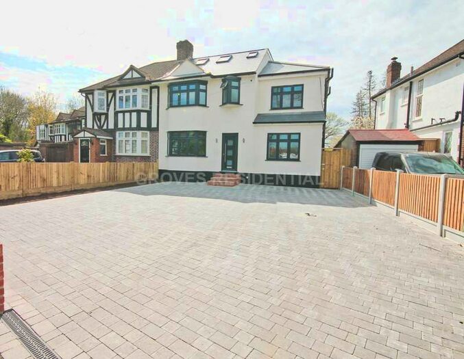 5 Bedroom Semi-Detached House To Rent In Cambridge Avenue, New Malden, KT3