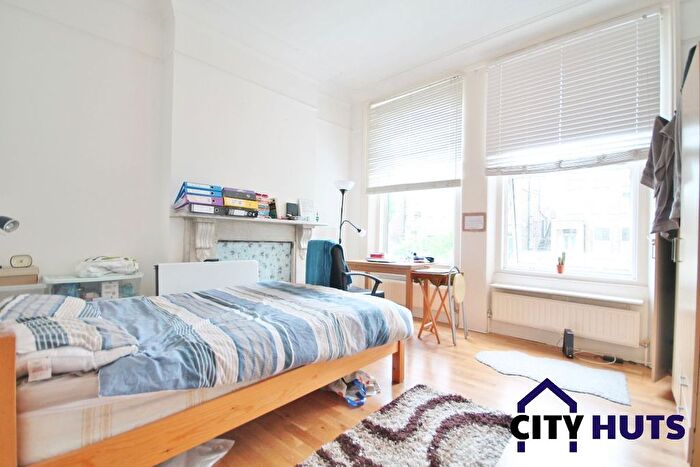 3 Bedroom Flat To Rent In Freegrove Road, Caledonian Road, N7