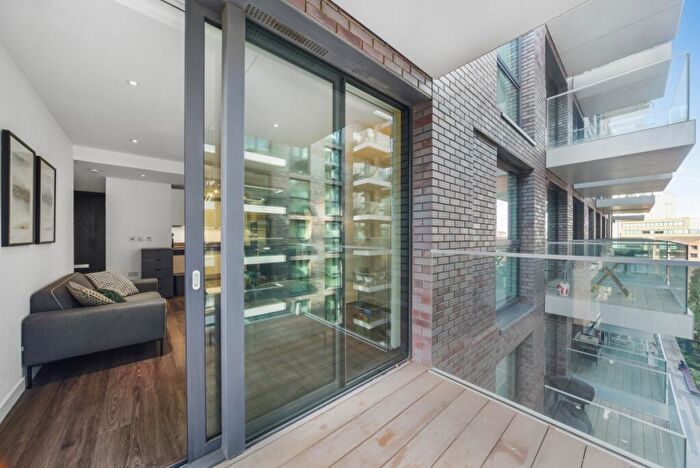 1 Bedroom Flat To Rent In Catalina House, Goodman Fields, E1