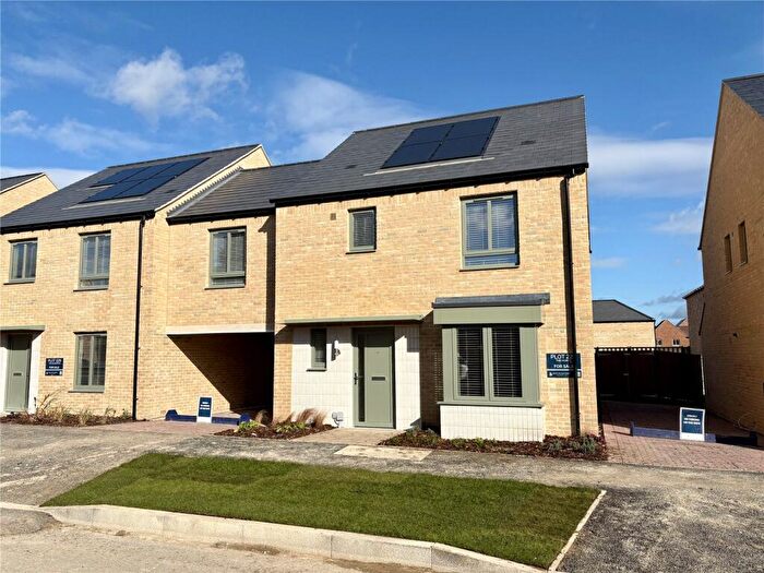 4 Bedroom Link Detached House For Sale In Darwin Green, Cambridge, CB3