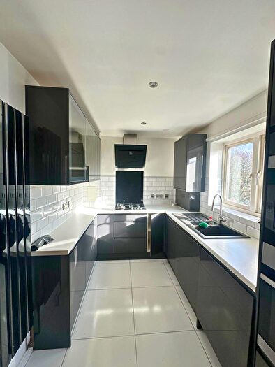 2 Bedroom Flat To Rent In Eastway, London, E9