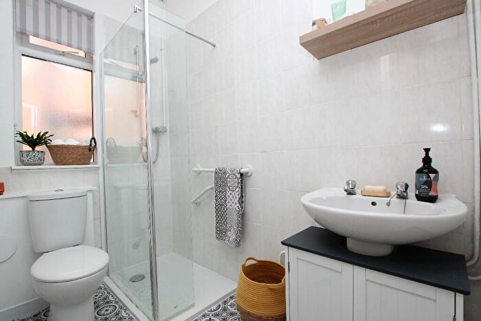 2 Bedroom Semi-Detached Bungalow For Sale In Martin Road, Kettering, Northamptonshire, NN15