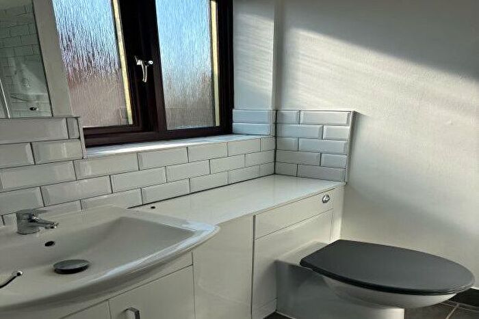 5 Bedroom Property To Rent In Mill Rise, Robertsbridge, TN32