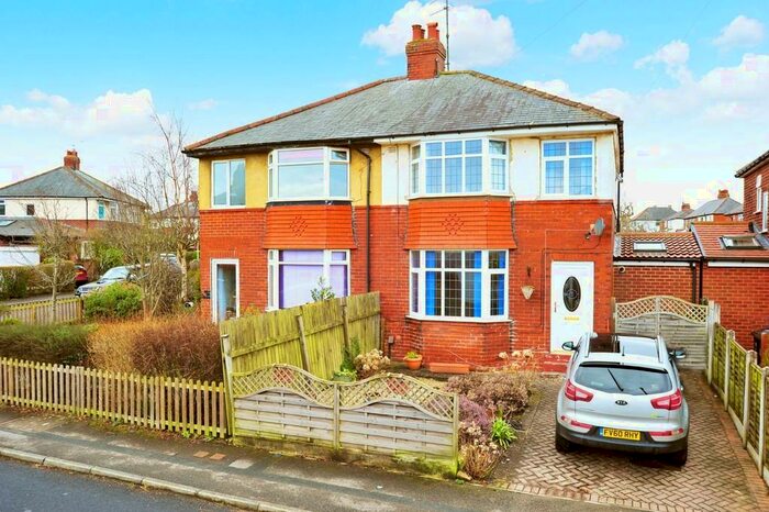 3 Bedroom Semi-Detached House To Rent In Harlow Park Road, Harrogate, HG2