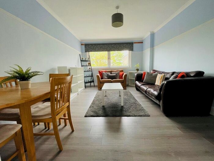 2 Bedroom Flat To Rent In Burndyke Court, Govan, Glasgow, G51