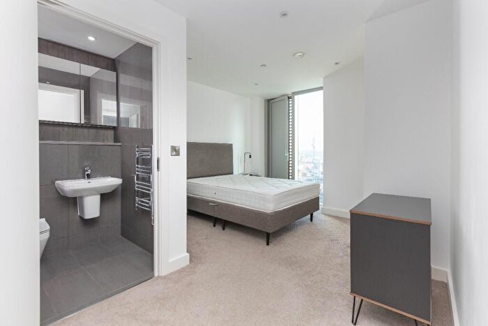 2 Bedroom Flat To Rent In Anaconda Cut, Greengate, M3