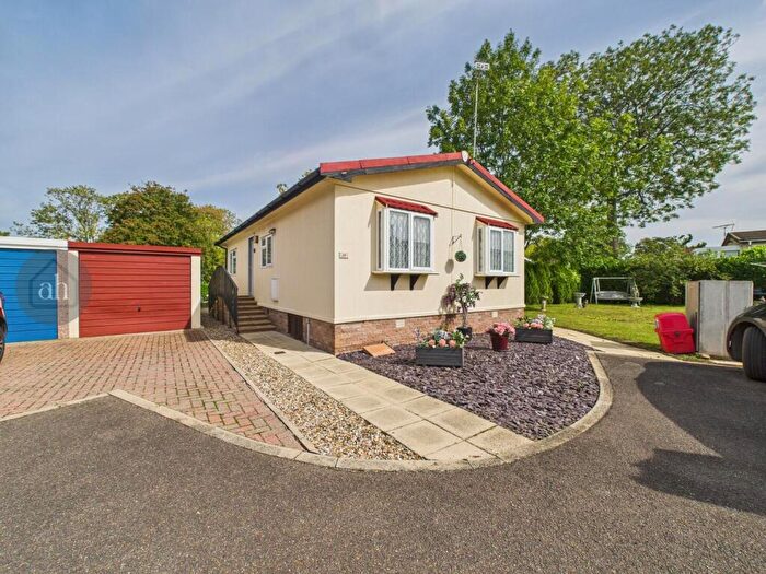 2 Bedroom Park Home For Sale In Shepherds Grove Park, IP31