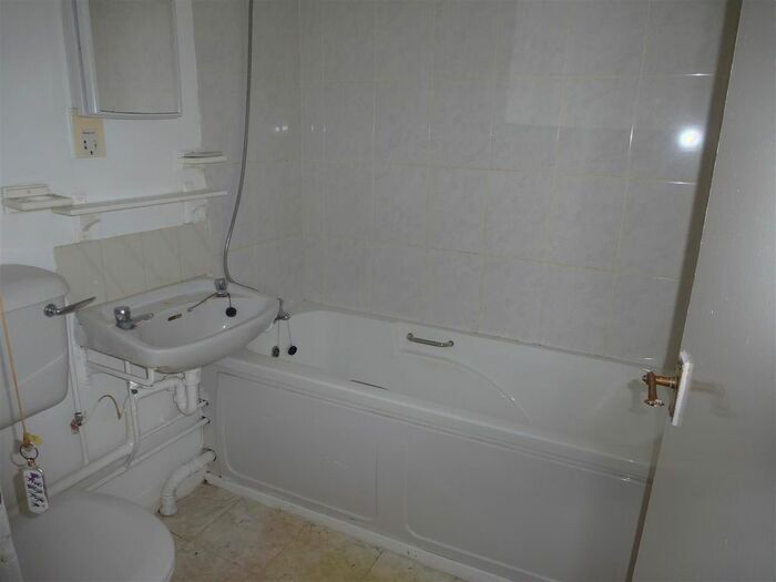 1 Bedroom Flat To Rent In Eddisbury Square, Frodsham, WA6