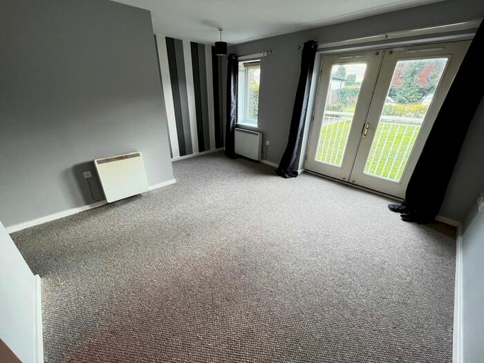 2 Bedroom Flat To Rent In Rosemary Avenue, Goldthorn, Wolverhampton, WV4